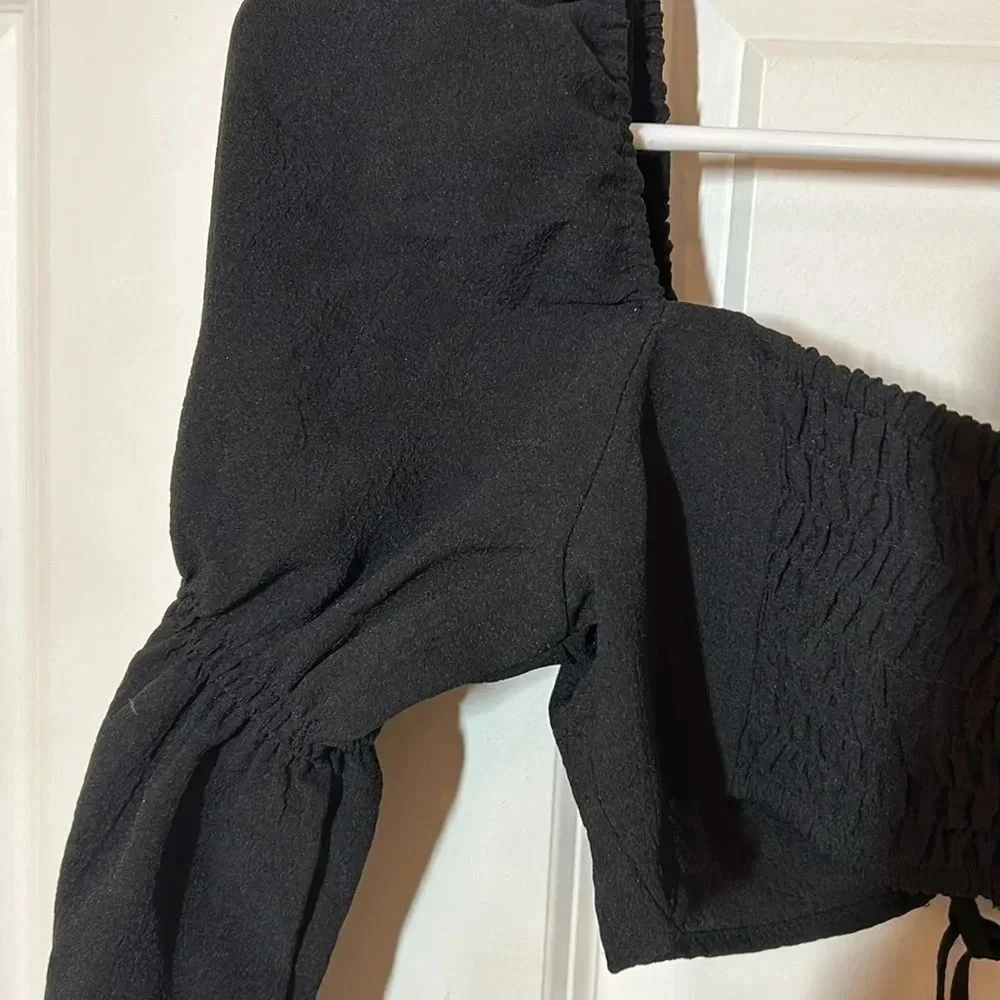 H&M Black Cropped Long Sleeve size Top XS bohemian